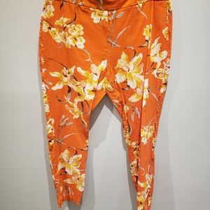 New York & Co. Orange Floral Capri Pants